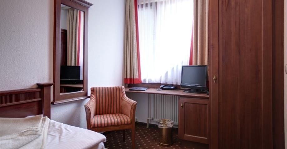 Garni-Hotel Kranich Potsdam Room photo